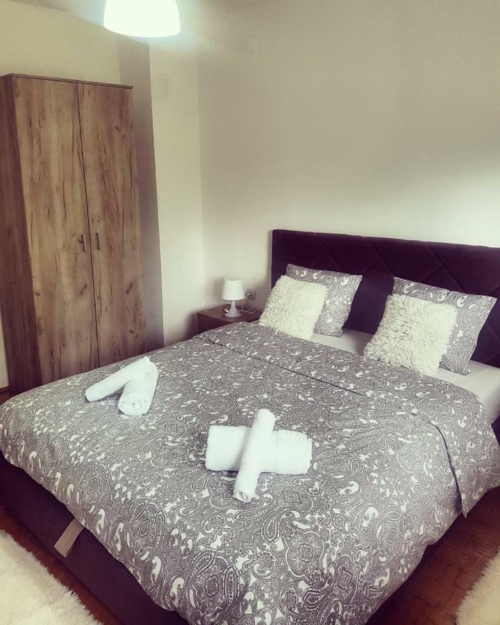 Apartman Kej Πίροτ Εξωτερικό φωτογραφία