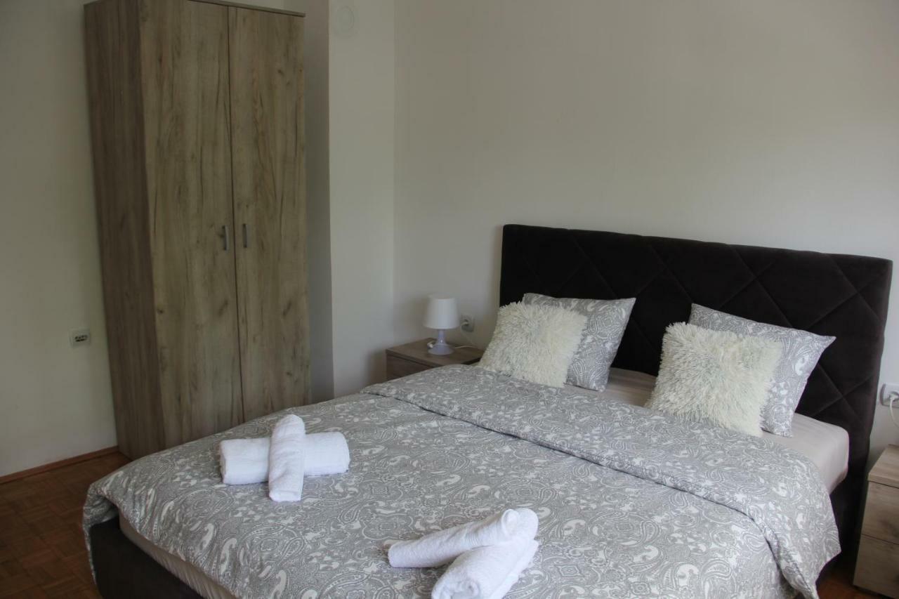 Apartman Kej Πίροτ Εξωτερικό φωτογραφία