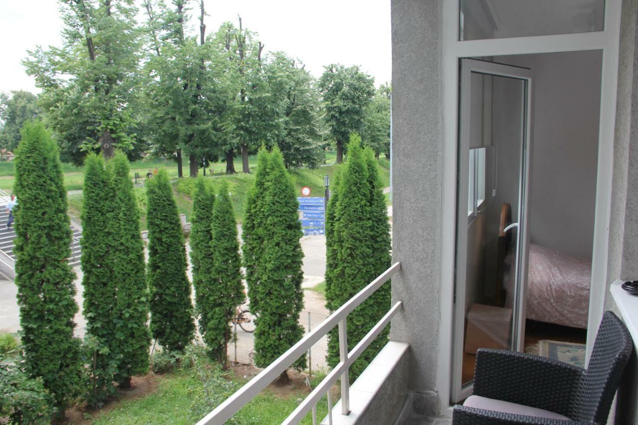 Apartman Kej Πίροτ Εξωτερικό φωτογραφία