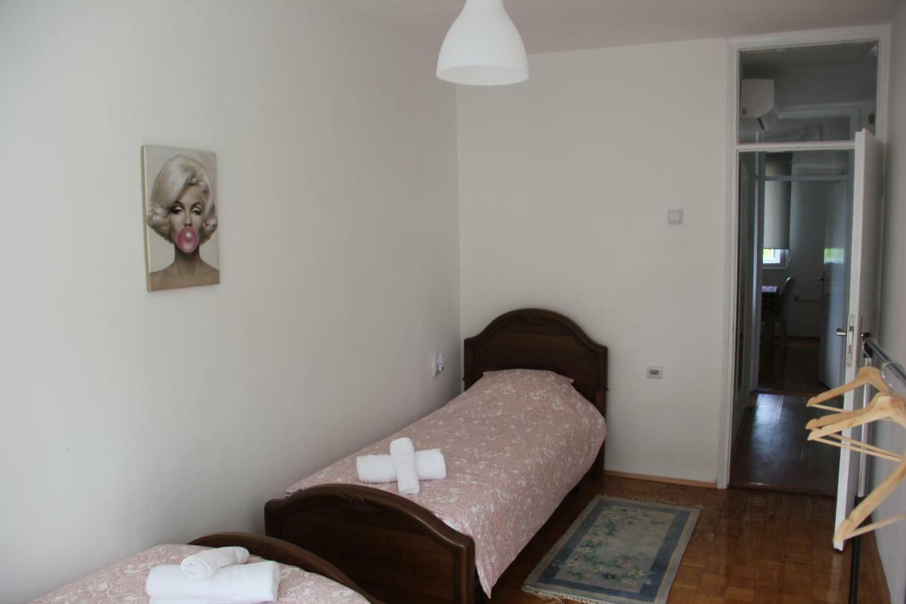 Apartman Kej Πίροτ Εξωτερικό φωτογραφία