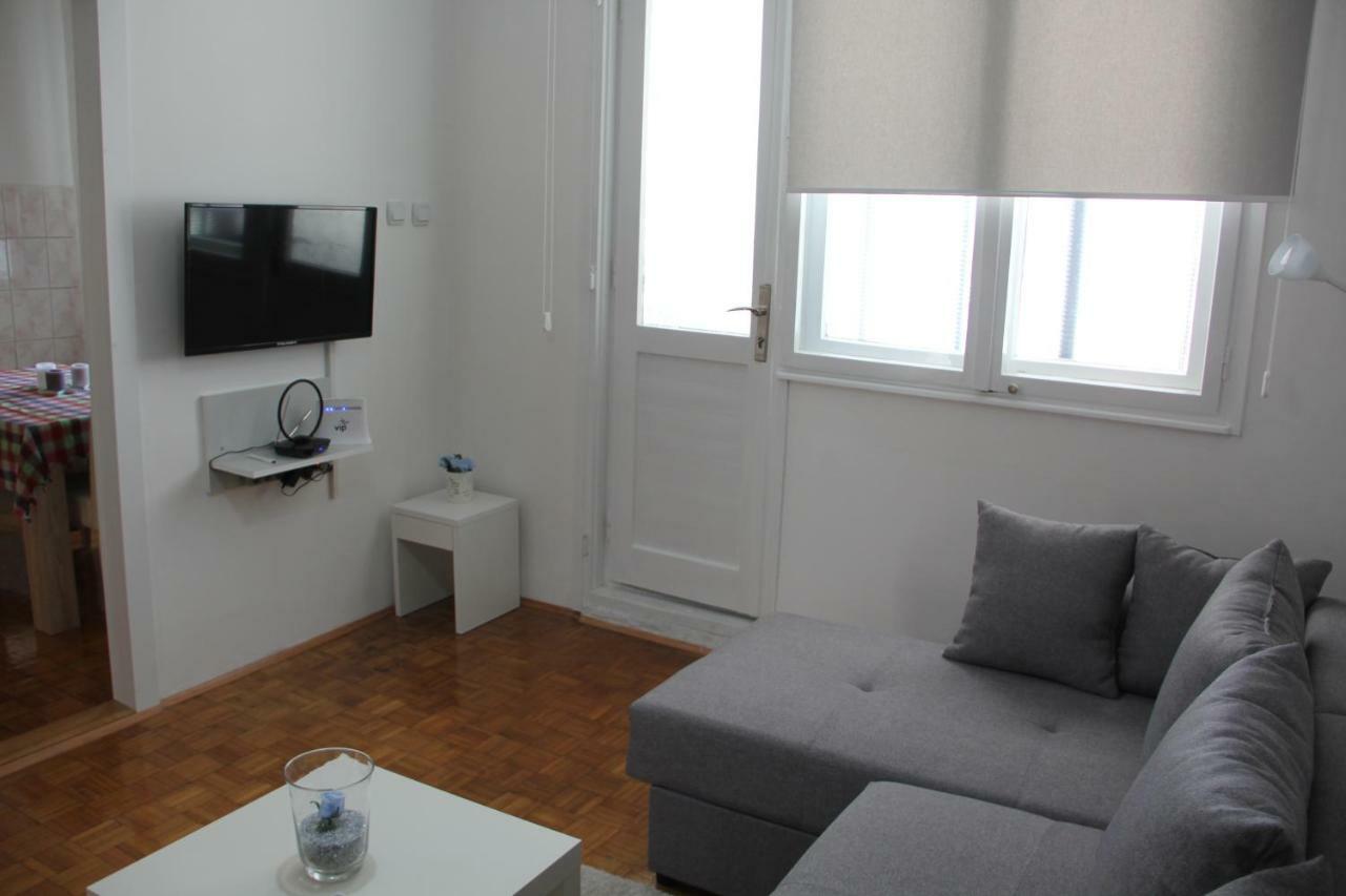 Apartman Kej Πίροτ Εξωτερικό φωτογραφία