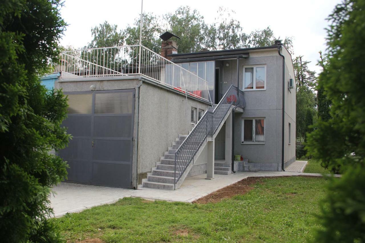 Apartman Kej Πίροτ Εξωτερικό φωτογραφία