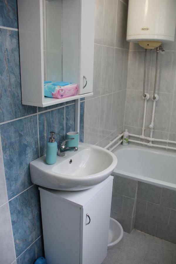Apartman Kej Πίροτ Εξωτερικό φωτογραφία